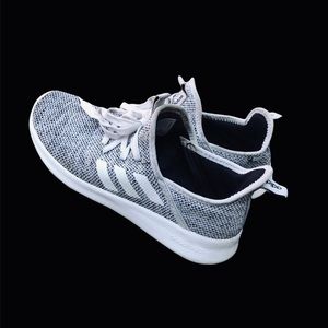 Adidas cloudfoam • size 6 (these run a little big) • SO COMFORTABLE!